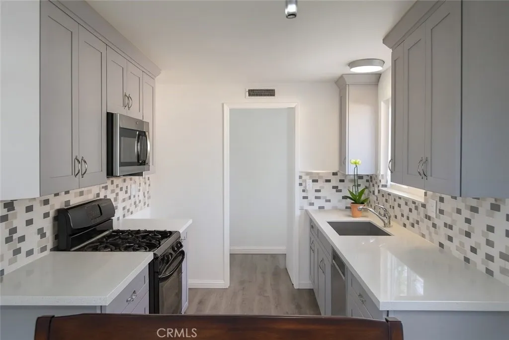 17451 Newland, Huntington Beach, California 92647 home-pic-10